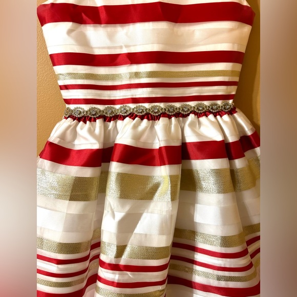 Girl’s party dress - Picture 2 of 6